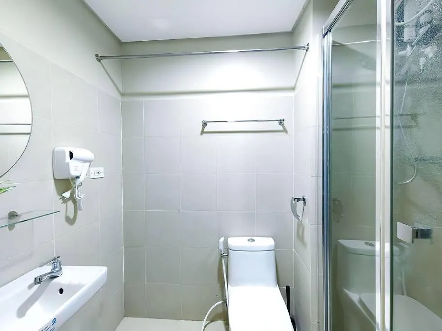 Apartment 1Br Unit Condotel W Balcony Fame Residences -Fm28 Manila Philippines